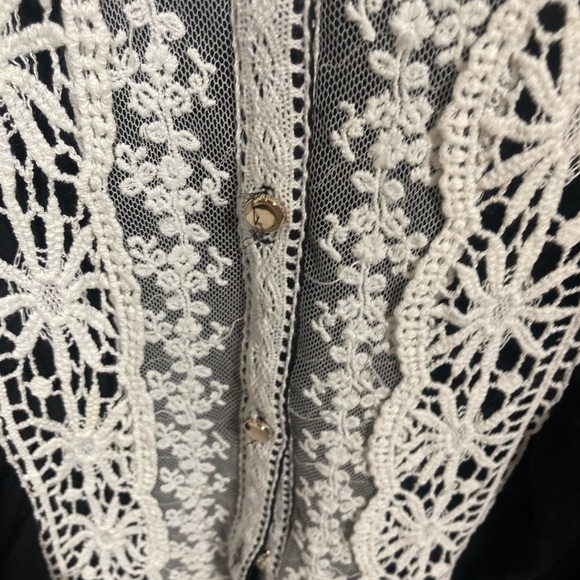 Black with White lace, 3/4 sleeve blouse size 2XL Sistar Brand.
Button down - Picture 4 of 9